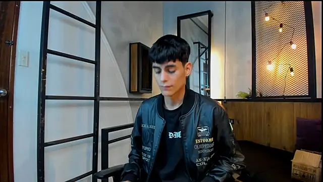 Snapshot of Dani_mc1 chatting on November 24, 11:32 am Dani mc1 online show from November 24, 11:32 am