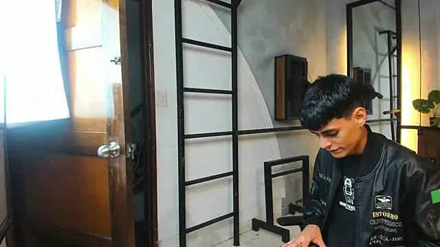 Snapshot of Dani_mc1 chatting on November 5, 11:35 am Dani mc1 online show from November 5, 11:35 am