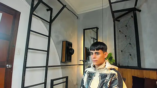 Snapshot of Dani_mc1 chatting on November 4, 11:47 am Dani mc1 online show from November 4, 11:47 am