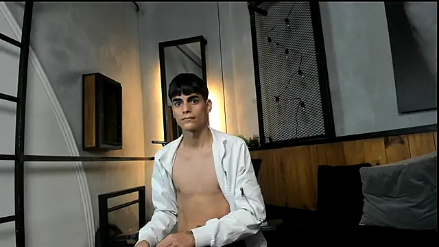 Snapshot of Dani_mc1 chatting on December 1, 11:33 am Dani mc1 online show from December 1, 11:33 am