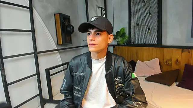 Snapshot of Dani_mc1 chatting on November 2, 11:37 am Dani mc1 online show from November 2, 11:37 am