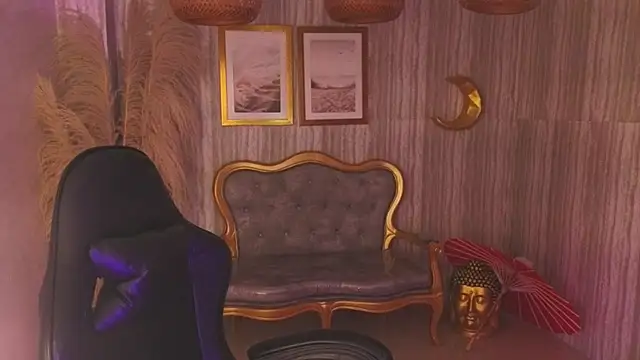 Snapshot of allyssa_bellini_s chatting on November 22, 8:18 pm allyssa bellini s online show from November 22, 8:18 pm