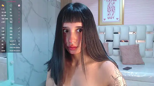 Snapshot of allyssa_bellini_s chatting on November 5, 8:56 pm allyssa bellini s online show from November 5, 8:56 pm