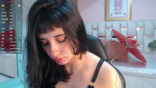 Snapshot of allyssa_bellini_s chatting on October 29, 8:24 am allyssa bellini s online show from October 29, 8:24 am