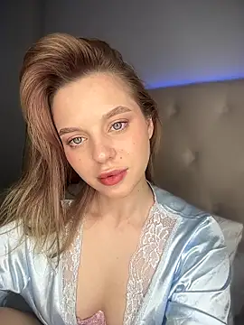 Snapshot of LilyFlamee chatting on November 5, 10:29 am LilyFlamee online show from November 5, 10:29 am