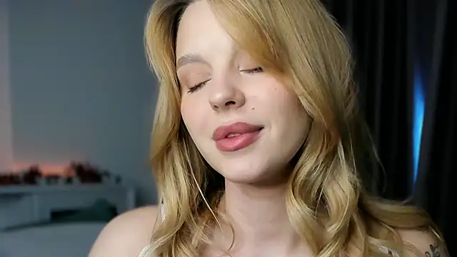 LilyFlamee online show from January 7, 4:17 am