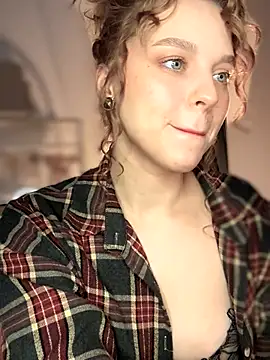 Snapshot of LilyFlamee chatting on October 16, 1:08 pm LilyFlamee online show from October 16, 1:08 pm