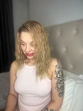 Snapshot of LilyFlamee chatting on November 12, 12:31 pm LilyFlamee online show from November 12, 12:31 pm