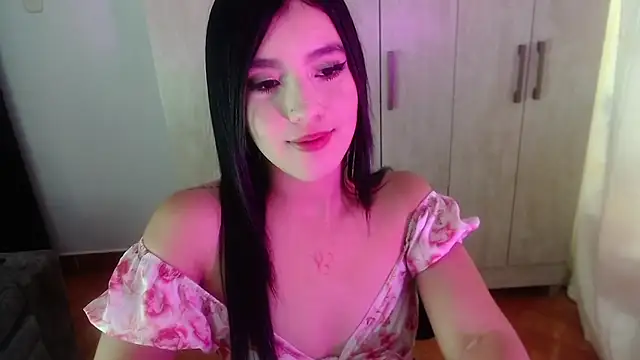 Snapshot of Velvet_28 chatting on October 27, 9:05 pm Velvet 28 online show from October 27, 9:05 pm