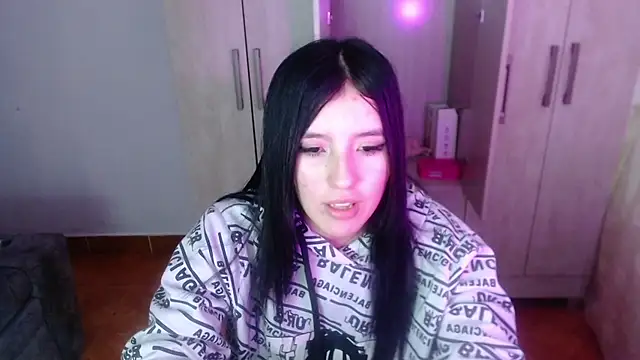 Snapshot of Velvet_28 chatting on November 16, 2:16 am Velvet 28 online show from November 16, 2:16 am