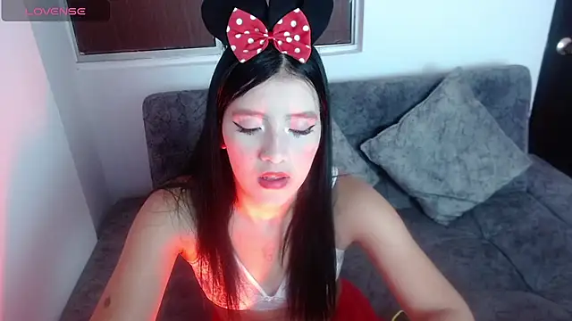 Velvet 28 online show from October 8, 12:28 pm