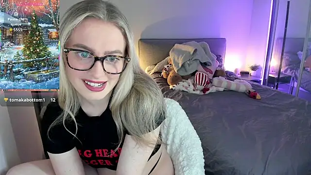 jjulietterose online show from December 4, 10:09 pm