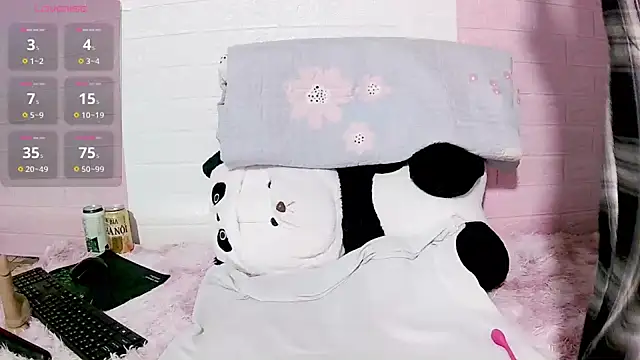 Angel Jakes online show from December 3, 5:01 pm