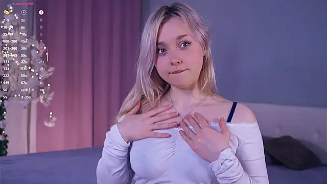 AccaCroyle online show from March 31, 6:32 pm