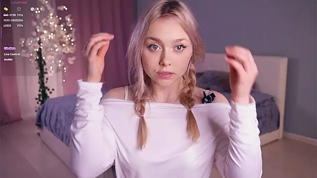 AccaCroyle online show from March 6, 6:03 pm