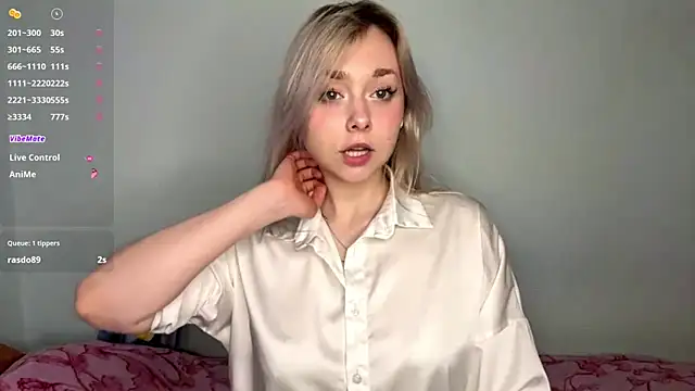 Snapshot of AccaCroyle chatting on April 26, 4:59 pm AccaCroyle online show from April 26, 4:59 pm