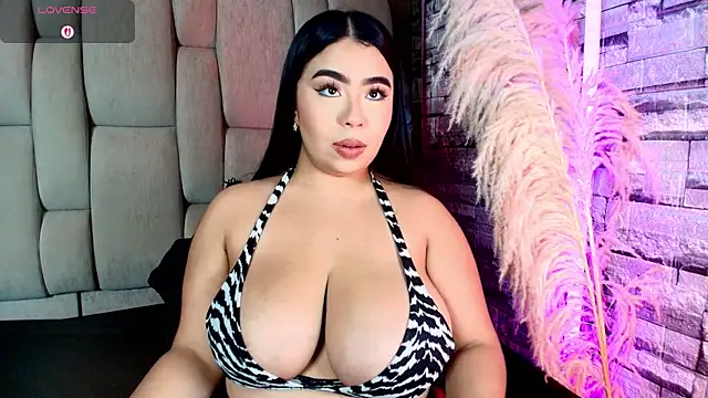 Snapshot of Samy_Grey01 chatting on June 19, 7:41 pm Samy Grey01 online show from June 19, 7:41 pm