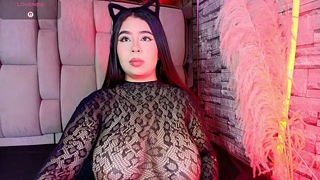 Snapshot of Samy_Grey01 chatting on May 20, 4:31 am Samy Grey01 online show from May 20, 4:31 am