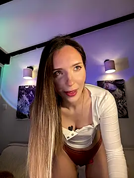 LINA ALL EYES ON YOU online show from November 15, 7:07 pm