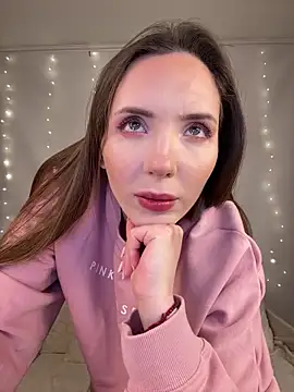 LINA ALL EYES ON YOU online show from April 22, 6:25 pm