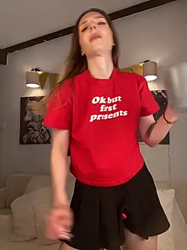 LINA ALL EYES ON YOU online show from November 28, 6:41 pm