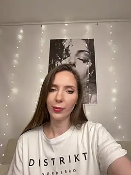 Snapshot of LINA_ALL_EYES_ON_YOU chatting on July 13, 6:29 pm LINA ALL EYES ON YOU online show from July 13, 6:29 pm