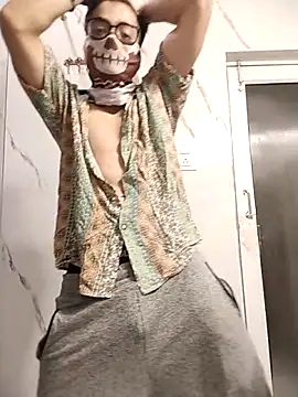 mrmasseur06 online show from May 8, 6:45 pm