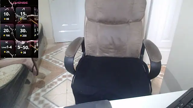 Snapshot of Sexxx20 chatting on April 21, 11:39 am Sexxx20 online show from April 21, 11:39 am
