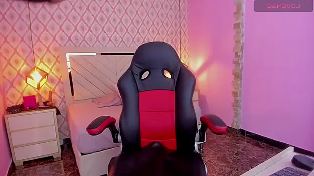 Snapshot of ALANA_WATSONN chatting on October 31, 12:35 pm ALANA WATSONN online show from October 31, 12:35 pm