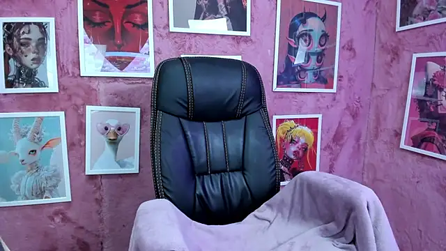 Emma and Issac online show from September 25, 5:30 pm