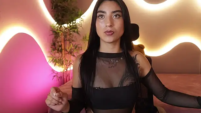 Emma and Issac online show from April 10, 10:28 pm