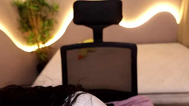 Emma and Issac online show from March 14, 9:59 am