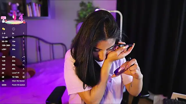 Emma and Issac online show from January 9, 4:19 am