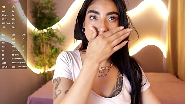 Emma and Issac online show from March 21, 9:08 pm