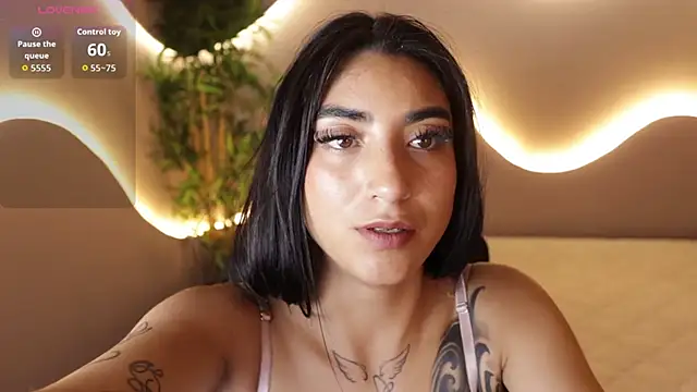 Emma and Issac online show from March 13, 8:52 am