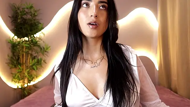 Emma and Issac online show from March 20, 8:32 pm