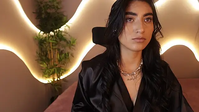 Emma and Issac online show from February 26, 8:31 pm