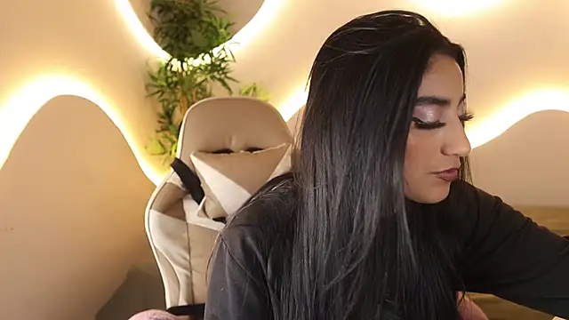 Emma and Issac online show from October 23, 5:17 am