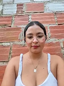 Lily-o online show from November 5, 9:29 pm