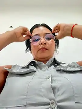 Lily-o online show from November 27, 2:50 pm