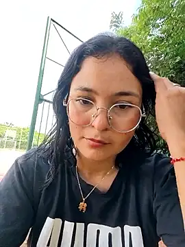 Lily-o online show from December 1, 2:29 pm