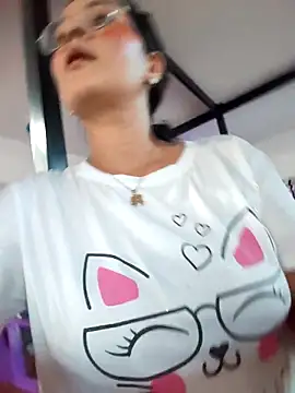 Lily-o online show from November 14, 9:51 pm