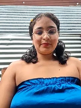 Lily-o online show from October 25, 9:15 pm