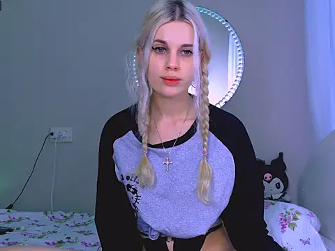 Snapshot of carmen_crybaby chatting on October 10, 5:52 am carmen crybaby online show from October 10, 5:52 am