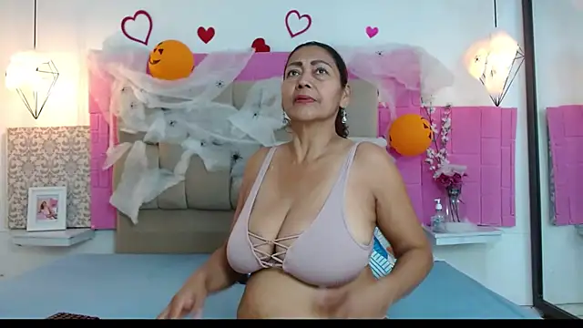 Damary Leon online show from October 29, 7:13 pm