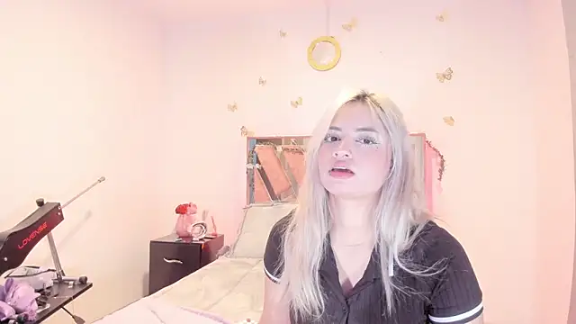 Snapshot of Ella_Lenox chatting on December 3, 12:33 am Ella Lenox online show from December 3, 12:33 am