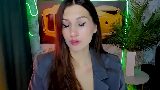 Mollyinyourmind online show from March 6, 8:15 pm