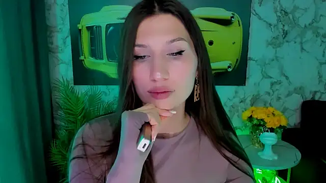 Mollyinyourmind online show from April 22, 9:32 pm