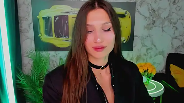 Mollyinyourmind online show from April 10, 7:54 pm