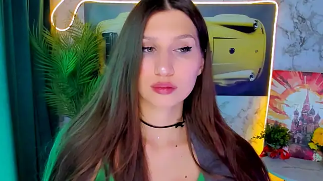 Mollyinyourmind online show from February 5, 9:10 pm